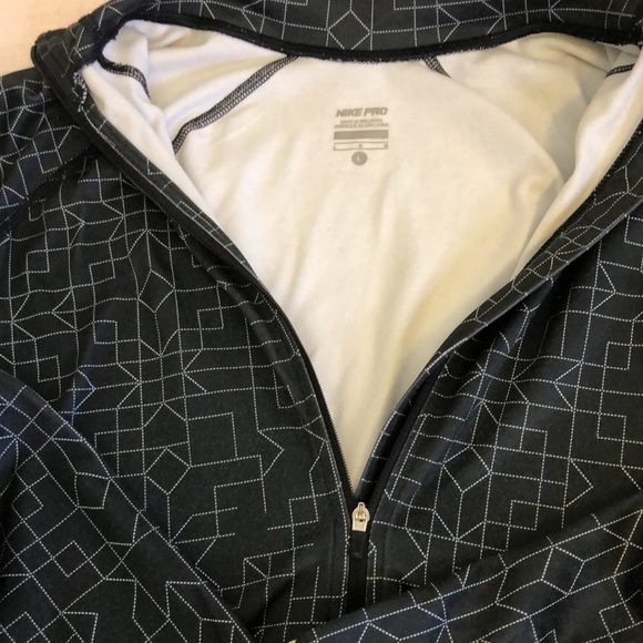 Nike Pro Womens Size L 1/2 Zip Pullover - Picture 3 of 4